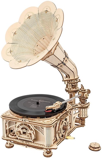 Steampunk diy vintage gramophone