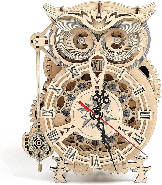 Steampunk owl clock